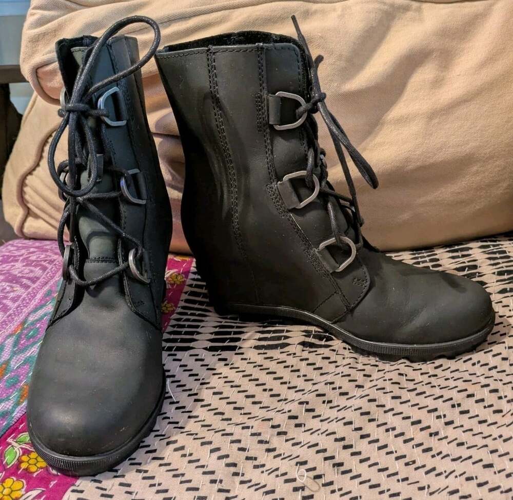 Sorel Joan of Arctic Wedge II Boots Black Leather Waterproof Women’s 8.5